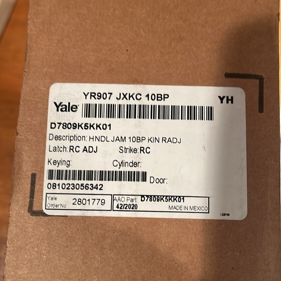 Yale Entry Door Handle - Picture 5 of 8